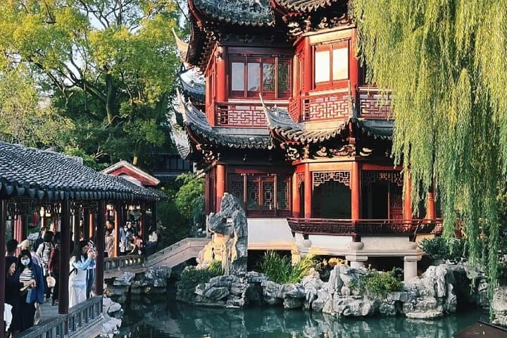 Shanghai's Essence: 4-Hour Walking Tour from Yu Garden to The Bund photo 3