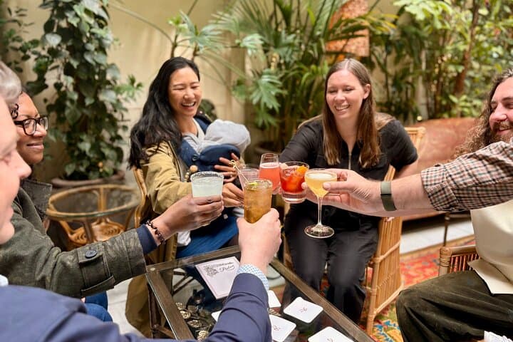 Secrets of Covent Garden: Guided Walking Tour & Cocktail at Rules Restaurant