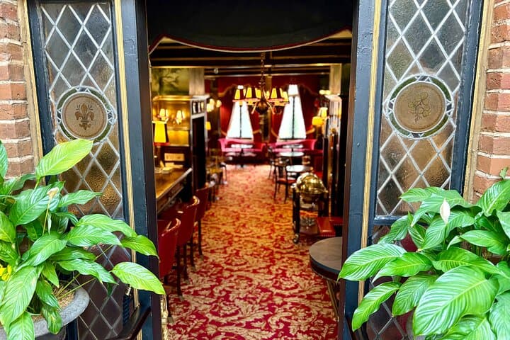 Secrets of Covent Garden: Guided Walking Tour & Cocktail at Rules Restaurant photo 2
