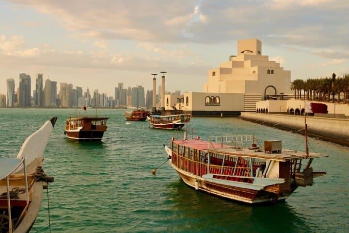 Doha Corniche City Tour and Traditional Dhow Cruise