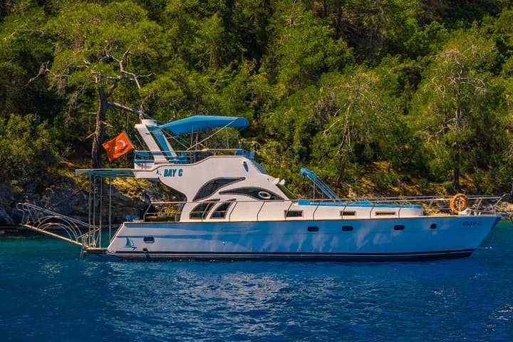 Blue Bays Private Boat Cruise from Fethiye: Swim, Lunch & Hidden Coves