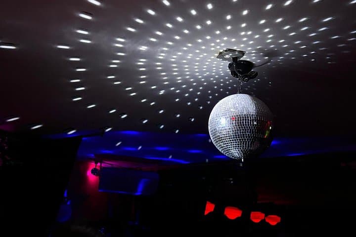 East Village & Lower East Side NYC Pub Crawl — VIP Bar Crawl & Club Entry photo 1