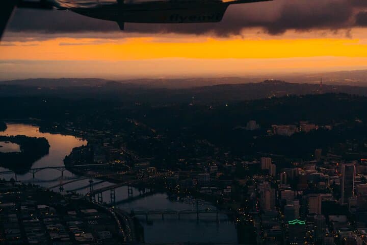 Portland Night Air Tour: Downtown Skyline Flight from Troutdale Airport photo 4