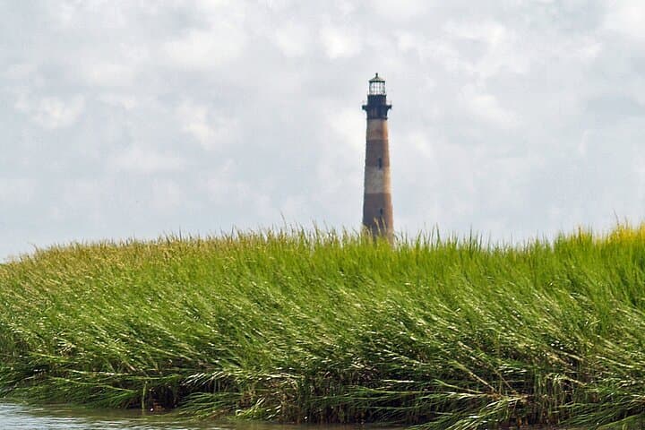 Folly Beach to Morris Island: Private Dolphin, Lighthouse & Shelling Adventure