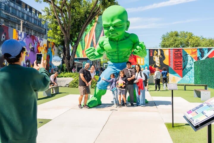 Wynwood Walls — Miami’s Giant Outdoor Street Art Campus Guide photo 2