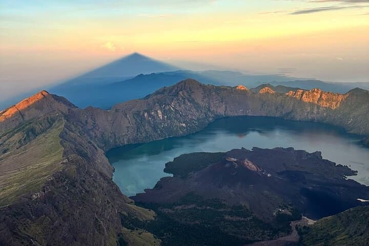 Rinjani Summit in 2 Days: Overnight Trek to Indonesia’s 3,726m Volcano