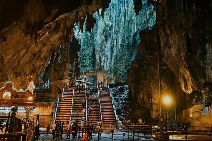 3-Day Kuala Lumpur to Taman Negara: Batu Caves, Elephants & Jungle Trek photo 2