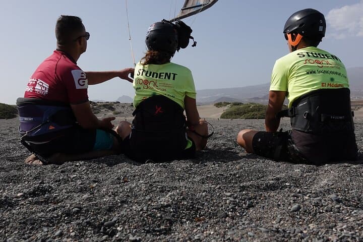 3-Day Beginner Kitesurfing Course for Two in El Médano, Tenerife photo 2