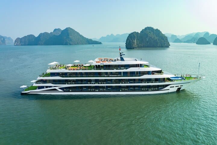 2-Day Halong & Lan Ha Bay 5-Star Overnight Cruise from Hanoi