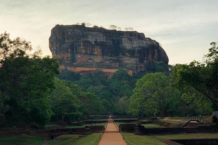14-Day Private Sri Lanka Luxury Tour: Culture, Wildlife & Coastal Relaxation photo 3