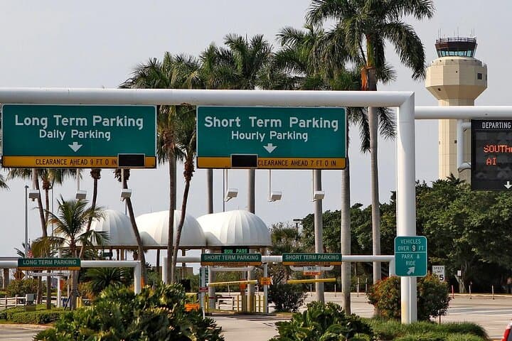 Palm Beach Limo Transfers: Private Airport & Hotel Chauffeur Service photo 2