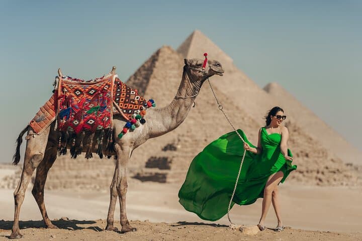 Giza Pyramids & Sphinx Private Tour with Professional Photoshoot
