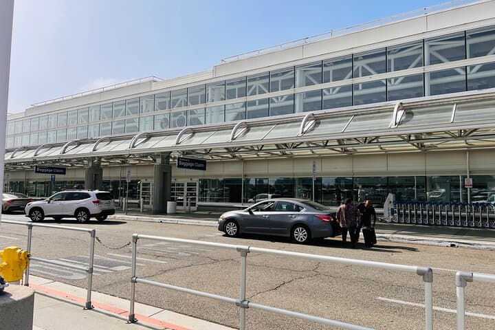 Ontario Airport Private Car Transfer — ONT Pickup & Drop to Ontario Hotels
