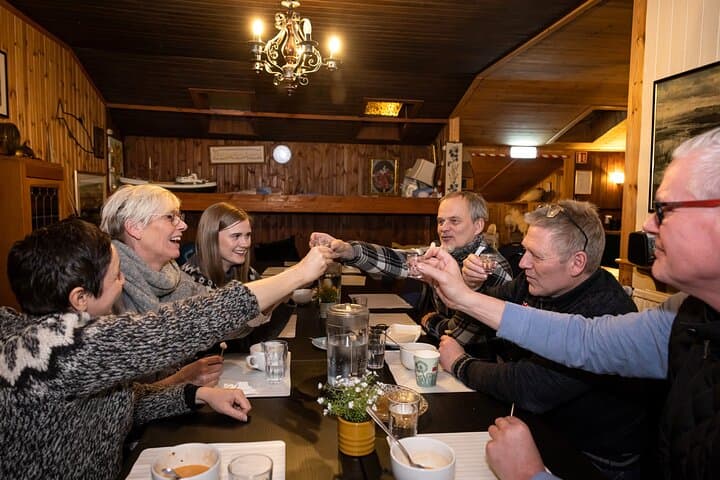 Reykjavik Harbor Seafood Walk: Old Harbor Food Tour photo 4