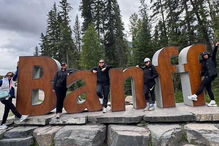 Banff Small-Group Day Tour: Johnston Canyon, Bow Lake, Two Jack & Minnewanka photo 3