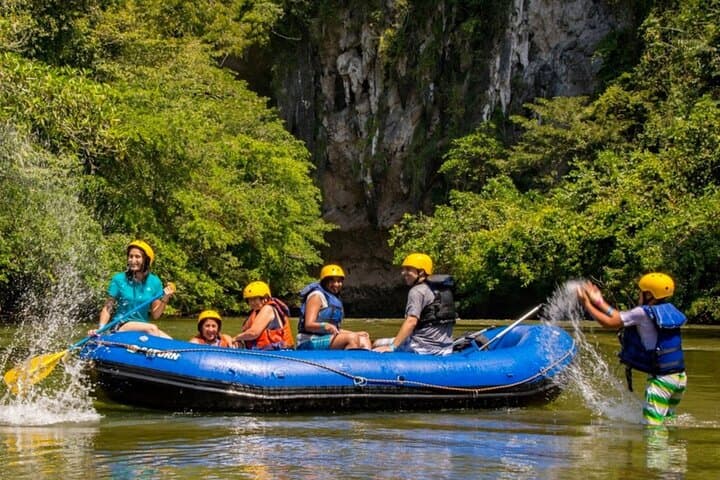 Rio Claro Full-Day Rafting and Caving from Medellín — Adventure in the Canyon photo 4