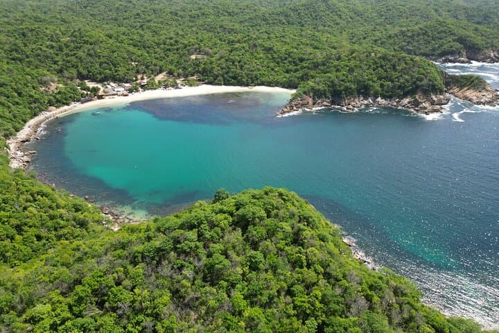 Private Boat Tour of the Bahías de Huatulco: Swim, Snorkel & Spot Marine Life photo 5