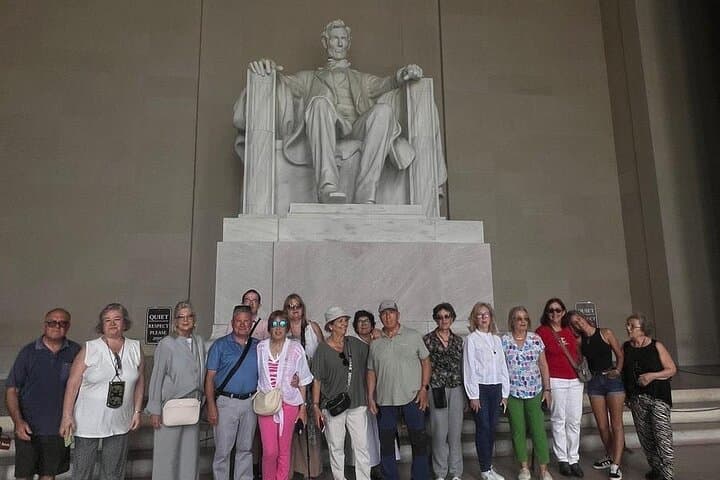 Small Group Monuments Tour Washington DC with Changing of the Guard photo 3