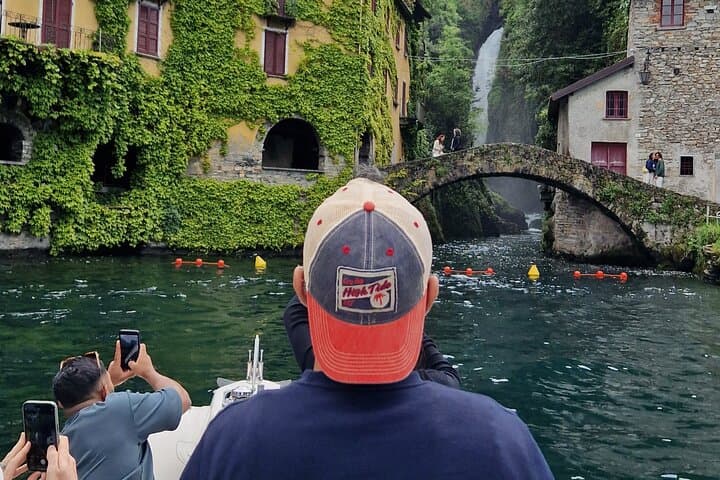 Lake Como Private Boat Tour with Aperitivo: Bellagio, Varenna & Villas photo 2