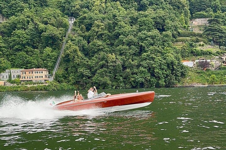 Classic MAS 28 Private Lake Como Boat Tour — Villa-Front Cruises photo 5