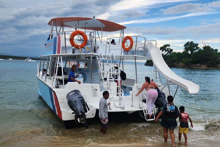 Puerto Plata Catamaran Party to Sosúa Bay — Snorkel, BBQ & Rum photo 4