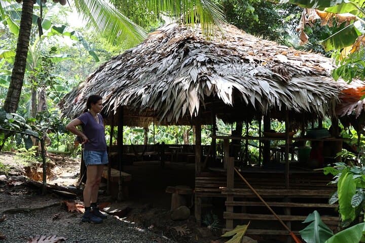 Bribri Shaman, Chocolate & Waterfall Tour in Talamanca, Limón photo 5