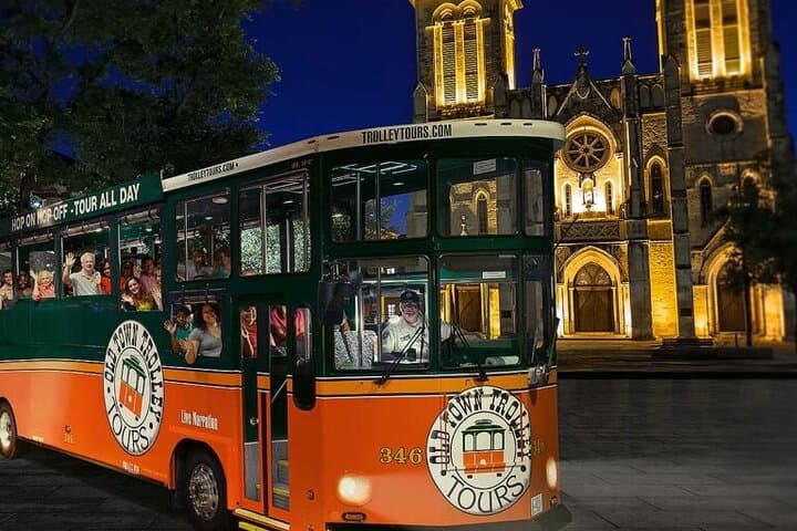 San Antonio City Lights Night Tour: Evening Trolley Ride Along the River Walk