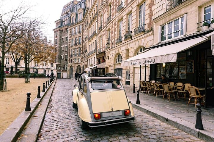 Discover Paris in a Classic Citroën 2CV: Private Vintage Car Tour photo 5