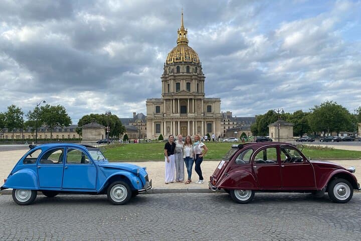 Paris Classic Car Tour: Citroën Traction & 2CV Sightseeing Experience