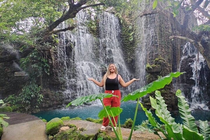Chiang Mai Sticky Waterfall, Dantewada Café & Wat Ban Den Day Tour photo 4