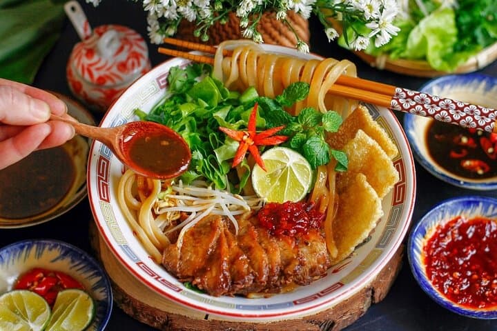 Hoi An Ancient Town Food Tour — Best Local Breakfasts & Heritage Walk photo 6