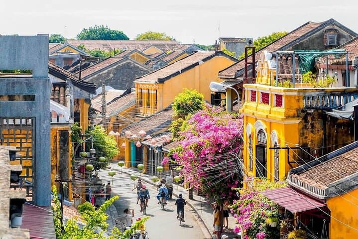 Hoi An Ancient Town Food Tour — Best Local Breakfasts & Heritage Walk