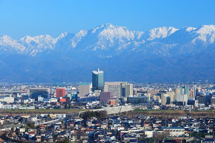 Toyama Private 6-Hour Walking Tour: Tram Ride, Glass Art Museum & Traditional Herb Workshop photo 4