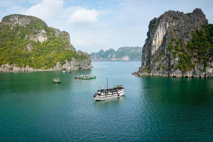 Bai Tu Long Bay Boutique Cruise: 2-Day Traditional Boat from Hanoi photo 2