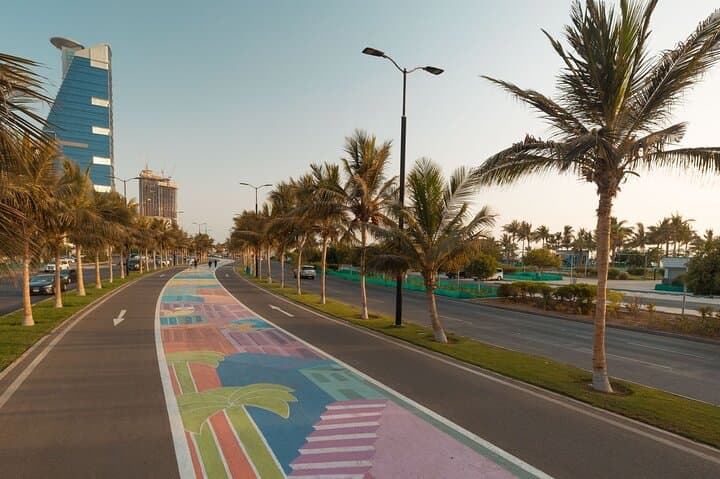 Jeddah Aquarium, Al-Balad & Waterfront Cycling Private Car Tour photo 5