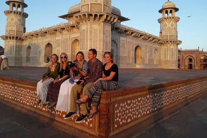 Same-Day Taj Mahal Tour from Delhi — Fast-Track by High-Speed Train photo 2