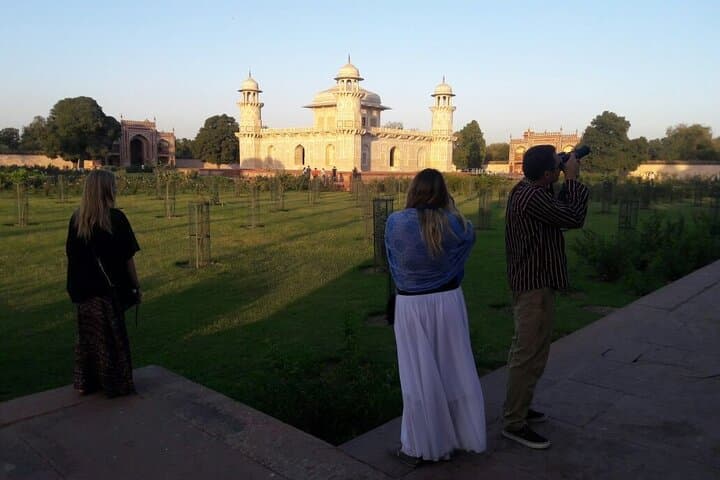 Same-Day Taj Mahal Tour from Delhi — Fast-Track by High-Speed Train photo 5