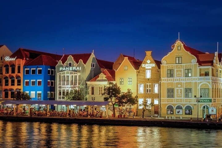 Cocktails, Punda Vibes & Queen Emma: Adults-Only Willemstad Walking Tour photo 2