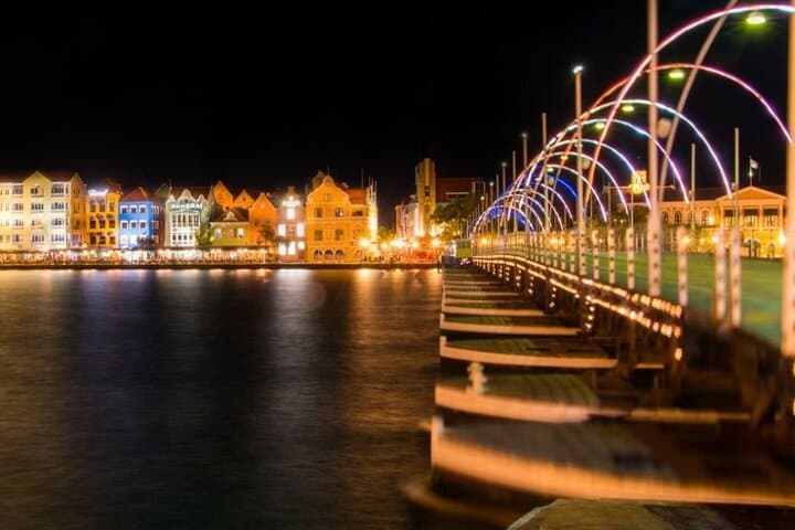 Cocktails, Punda Vibes & Queen Emma: Adults-Only Willemstad Walking Tour photo 3