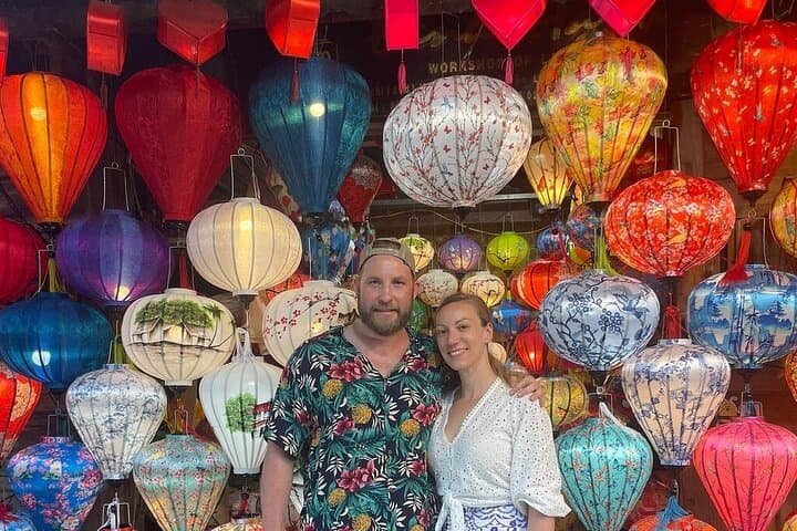 Hoi An Old Town Lantern Boat Ride and Local Dinner — Evening Heritage Tour photo 4