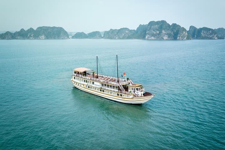 Bai Tu Long Bay 2-Day Boutique Cruise: Kayak, Vung Vieng & Cap La Island photo 2