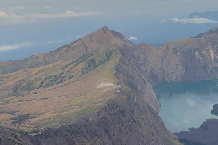 Mount Rinjani 3-Day Summit & Crater Lake Trek (Sembalun–Senaru) photo 3