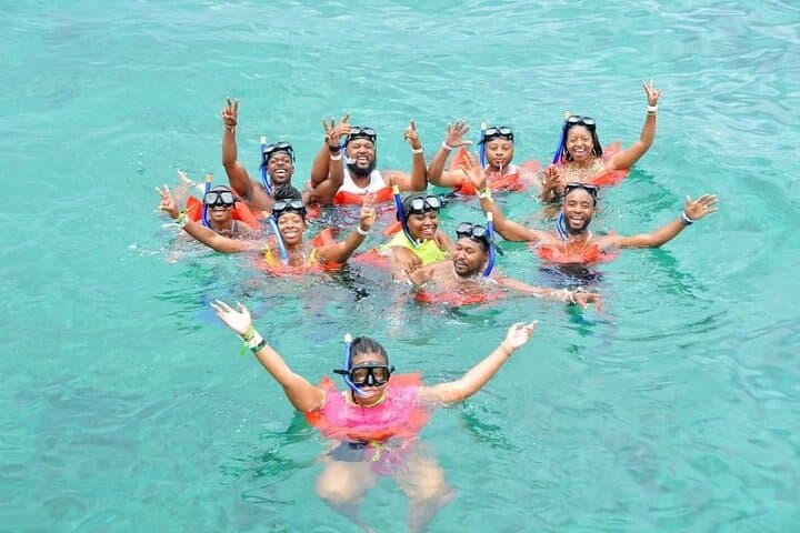 Negril Catamaran Cruise to Rick's Café: Snorkel, Sunset & Open Bar