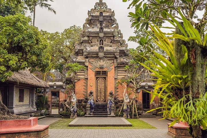 Ubud Iconic Full-Day Tour — Monkey Forest, Tegallalang Rice Terraces & Tegenungan Waterfall photo 3