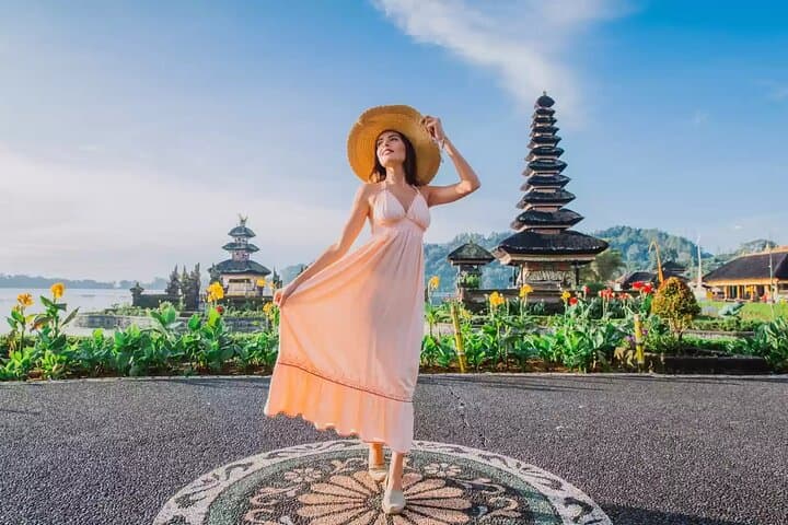 North Bali Hidden Gems: Ulun Danu, Twin Lakes & Banyumala Waterfall Day Tour