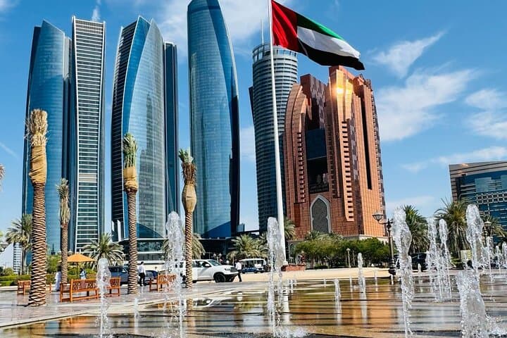 Abu Dhabi Highlights: Grand Mosque, Louvre and Corniche Cultural Circuit photo 4