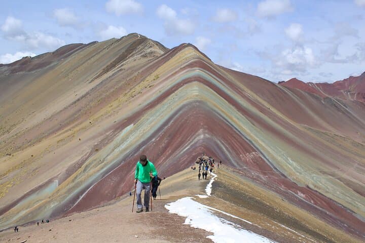 2-Day Machu Picchu & Vinicunca (Rainbow Mountain) Guided Tour from Cusco