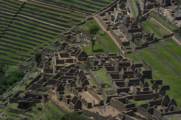 2-Day Machu Picchu & Vinicunca (Rainbow Mountain) Guided Tour from Cusco photo 3