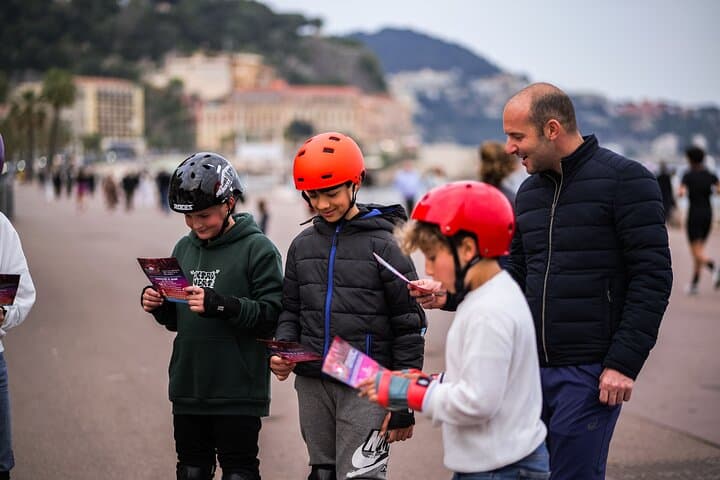 Sunset Rollerblading on Nice's Promenade des Anglais with Local Meal & Live Music photo 5