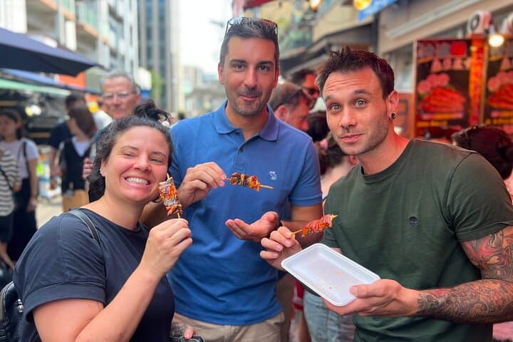 Tsukiji Fish Market Food Walking Tour: Temple to Sushi in Tokyo photo 2